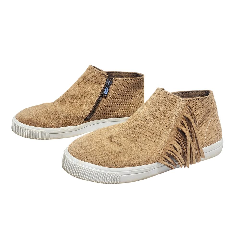 Minnetonka Tan Suede Gwen Fringe Sneakers Size 6.5